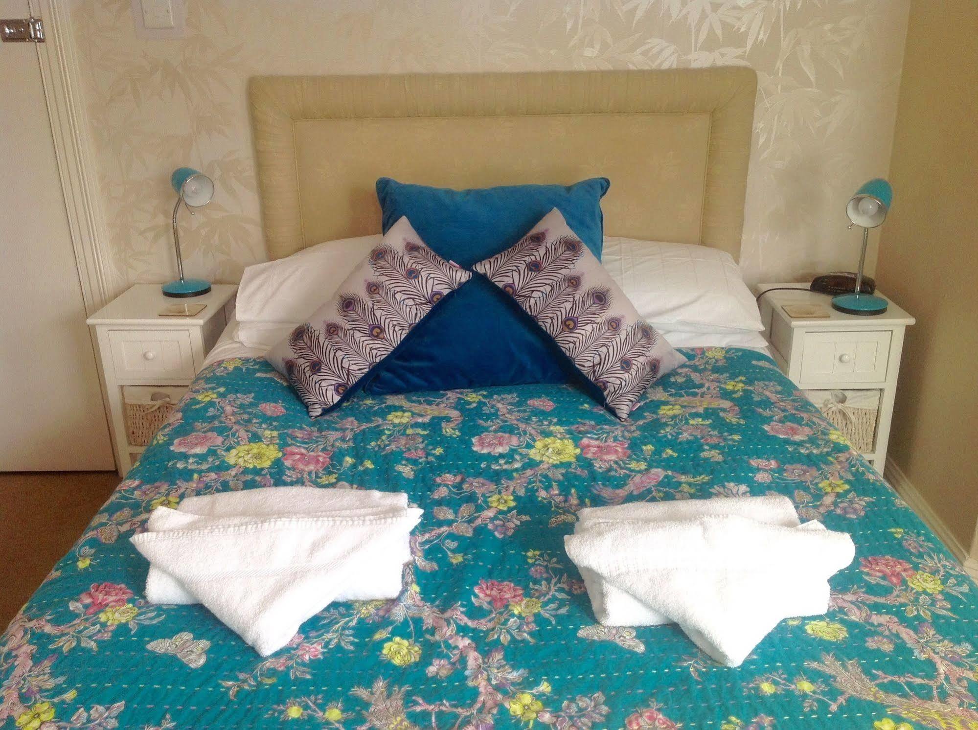 The Cherry Tree Guest House Істборн Екстер'єр фото