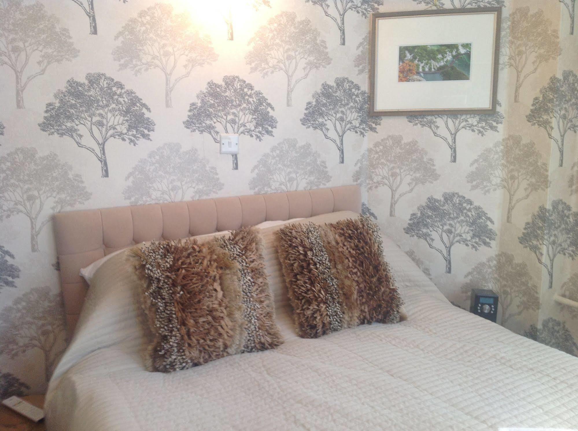 The Cherry Tree Guest House Істборн Екстер'єр фото