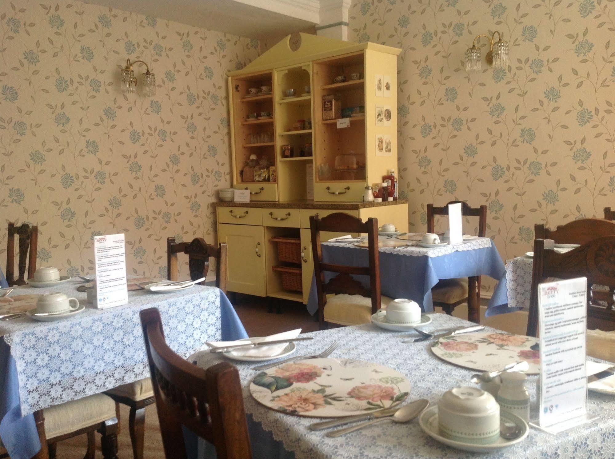 The Cherry Tree Guest House Істборн Екстер'єр фото