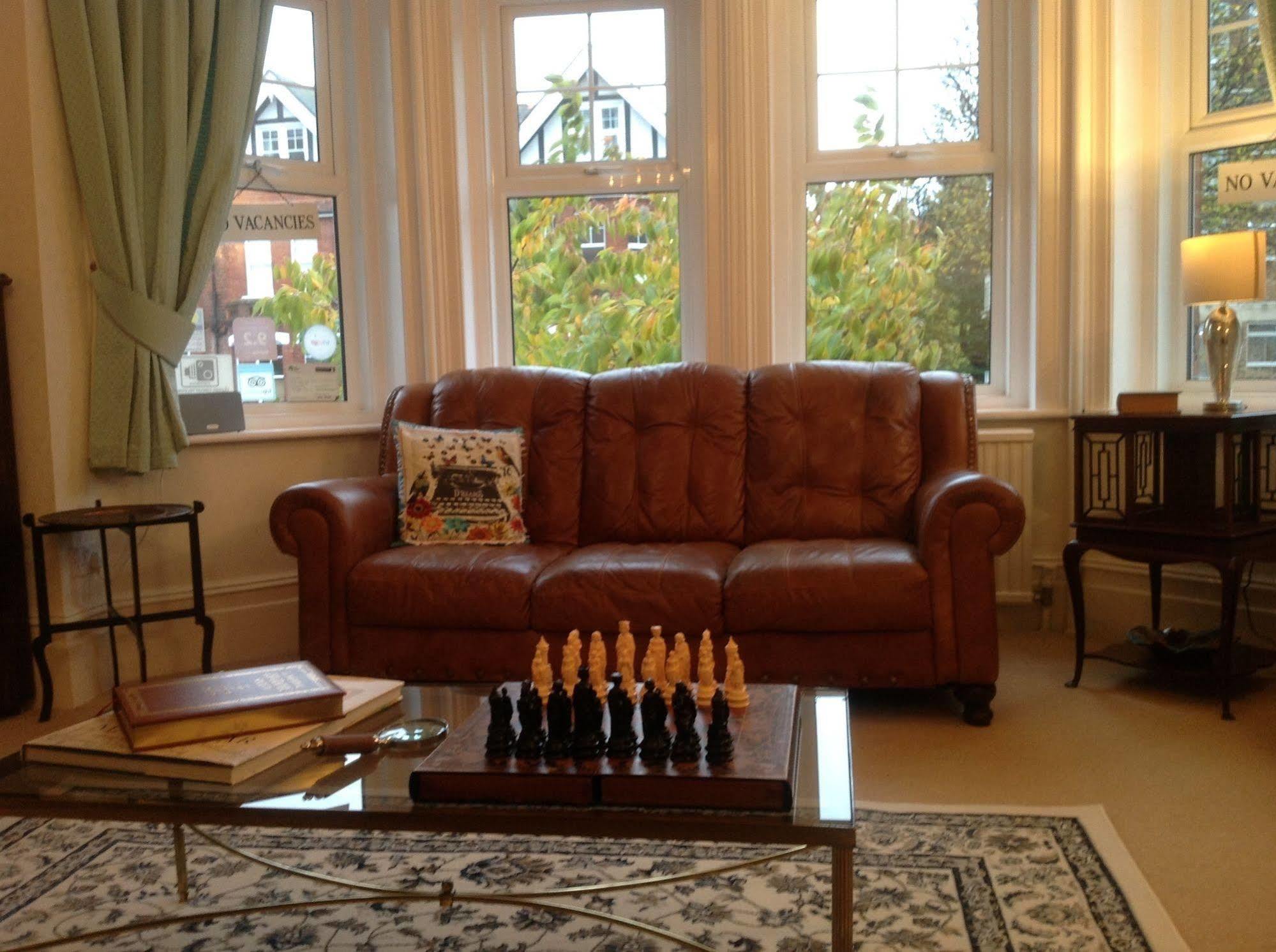 The Cherry Tree Guest House Істборн Екстер'єр фото