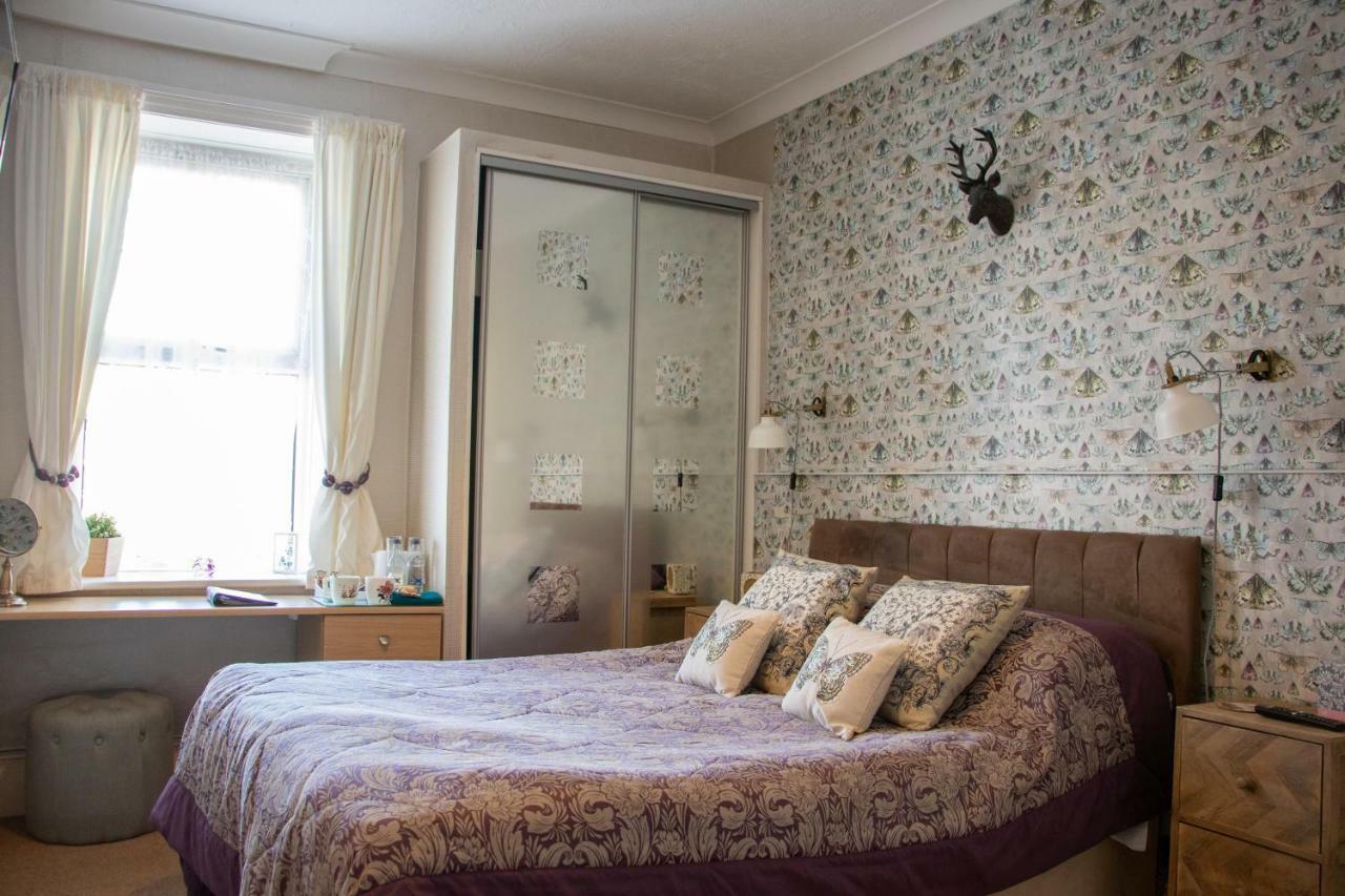 The Cherry Tree Guest House Істборн Екстер'єр фото